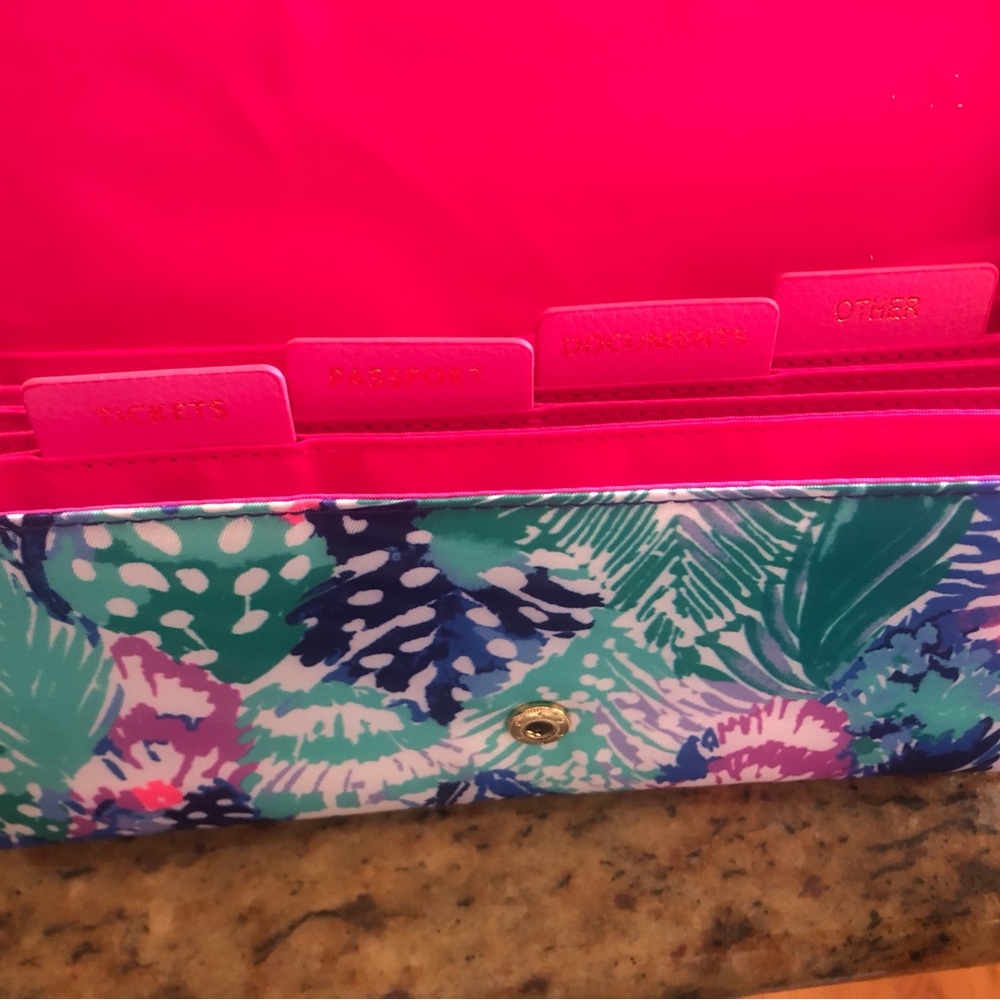 Lily Pulitzer Travel Wallet - Picture 4 of 4